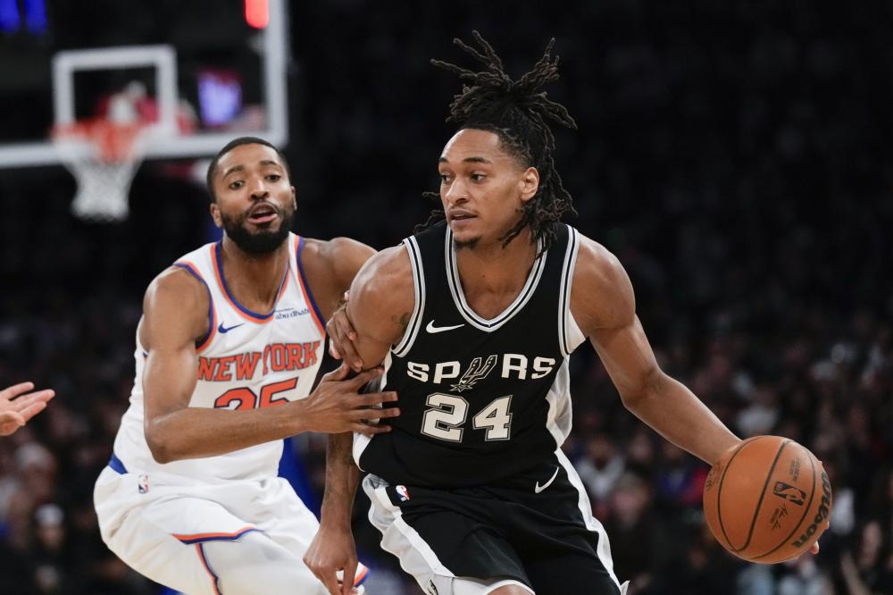 但他的亮眼 但他的亮眼